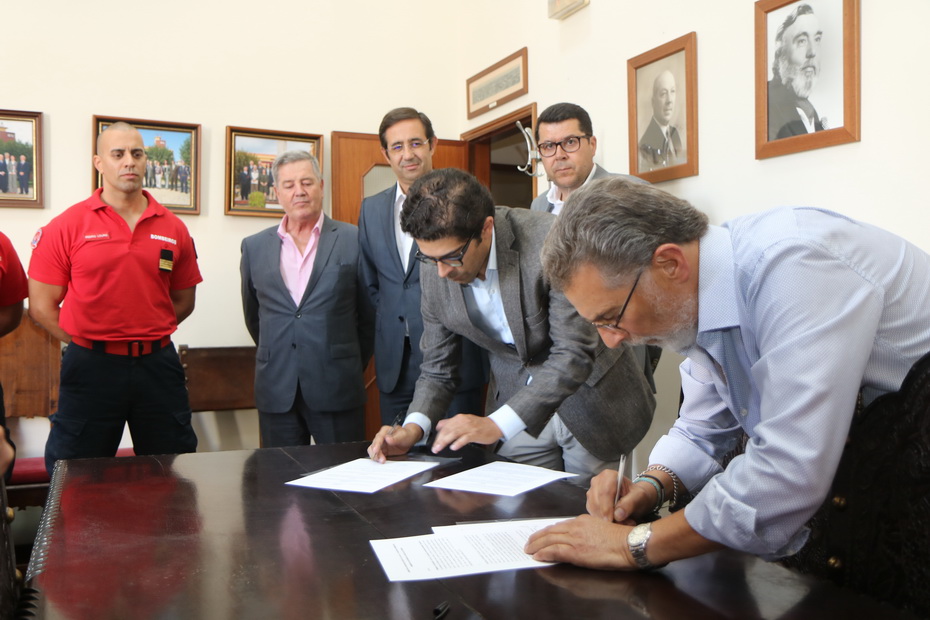 Assinatura do contrato empreitada para construção do novo quartel dos Bombeiros Voluntários Concelho Espinho #3