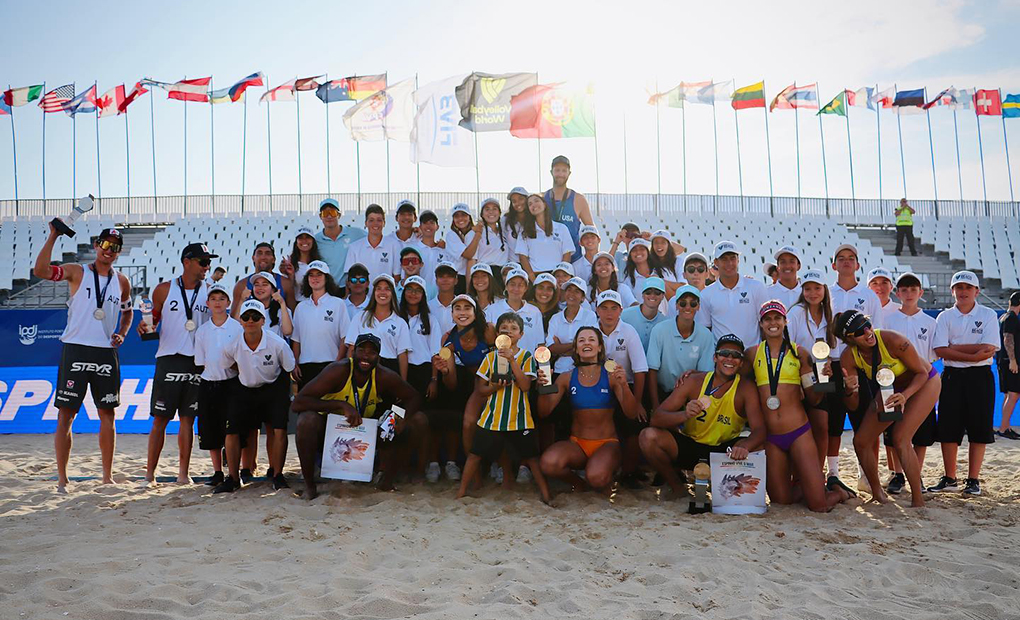 Duplas Crabb/Brunner e Carol/Bárbara venceram Beach Pro Challenge Espinho #10